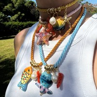 Vente en gros de nouveaux accessoires personnalisés créatifs tendance et tendance collier polyvalent à niche simple pendentif petite étoile de mer