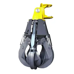 Escavatore Takeuchi TB216 con Pinza per Rottami Metallici e Pinza Polipropilene - Product Image 1