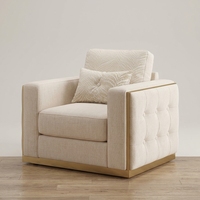 Canapé d'angle rectangulaire moderne de luxe italien en tissu, avec structure en bois massif et finition dorée, pour aménagement de salon de villa ou de manoir