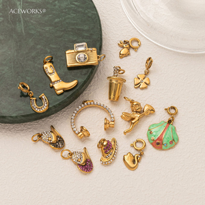 Delicias para el Día de Descanso |   Colgantes de dijes de uso diario de acero inoxidable con baño de oro PVD de 18K y esmalte para pulseras y collares DIY - Product Image 5