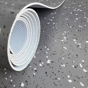 Revêtement de sol commercial moderne en vinyle PVC en rouleau, adhésif, antidérapant, résistant à l'usure, type <span class=keywords><strong>parquet</strong></span>, pour écoles, hôpitaux, centres commerciaux, supermarchés - Product Image 1