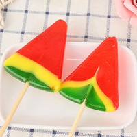 Bonbons durs de sucette de forme de pastèque de saveurs de fruit doux d'OEM