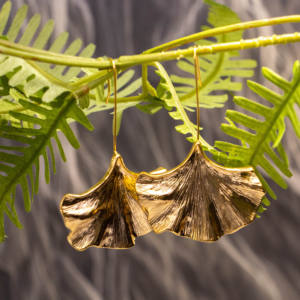 Boucles d'oreilles en alliage de cuivre plaqué argent, style bohème rétro simple, feuille de ginkgo au crochet, design irrégulier exagéré, pour femmes - Product Image 4