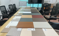 Bureau de réception de luxe avec plateau en marbre, finitions dorées et tiroirs verrouillables, taille personnalisée, mobilier de salon