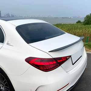 สปอยเลอร์หลังทรง Ducktail สำหรับรถยนต์ Mercedes-Benz C-Class W206 รุ่นปี 2022 ขึ้นไป ผลิตจากพลาสติก ABS สีดำเงา ขาวอาร์กติก ลายคาร์บอนไฟเบอร์ - Product Image 1