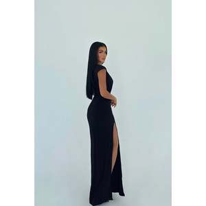 Robe de soirée longue noire basique - Product Image 1