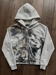 Sudaderas con capucha para hombre, personalizadas al por mayor, de algodón French Terry, estilo streetwear Y2K grunge, con estampado gráfico artístico de retrato, corte holgado y cierre de cremallera. - Product Image 1