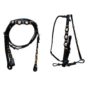 Vente en gros de rênes de cheval en pur cuir rênes coeur Concho léger pour accessoires de cheval - Product Image 1