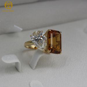 Bague élégante pour femme, forme poire, diamant de laboratoire, certificat IGI, haute qualité, deux pierres précieuses, or 18 carats, personnalisable pour mariage - Product Image 1