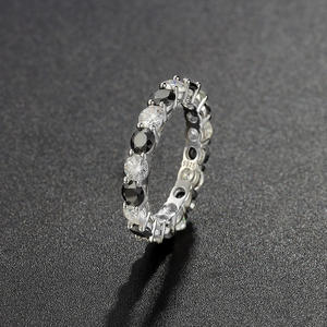 Moissanite unique de 0,30 carat, unisexe, argent sterling bicolore, entièrement sertie de diamants, style niche, simple, luxe léger - Product Image 2