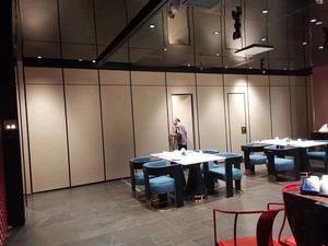 Ventas <span class=keywords><strong>de</strong></span> fábrica <span class=keywords><strong>de</strong></span> alta calidad <span class=keywords><strong>de</strong></span> paredes divisorias móviles <span class=keywords><strong>de</strong></span> madera semiautomáticas para salas <span class=keywords><strong>de</strong></span> banquetes <span class=keywords><strong>de</strong></span> hoteles - Product Image 4