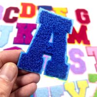 Expédition immédiate : 26 lettres anglaises multicolores en broderie 3D, patch en chenille, patch en feutre brodé pour vêtements