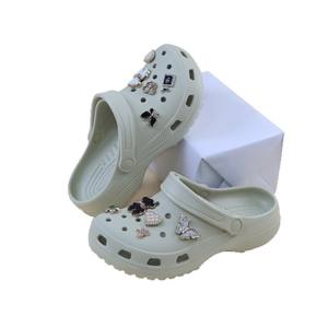 Sabots roses en strass pour femmes, chaussures décontractées d'été avec breloques décoratives, sandales légères en EVA pour la plage et l'extérieur - Product Image 4