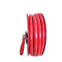 Rouge avec un 30m 3/4 pouces tuyau d'incendie utilisé pour la construction de protection incendie