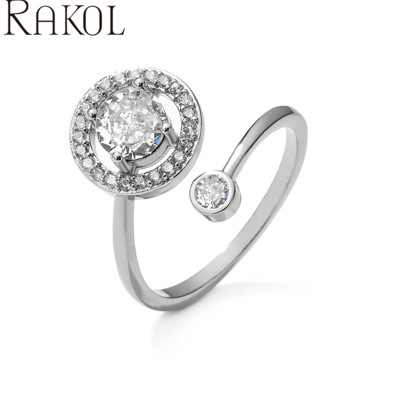 เพทายใสชุบขาว