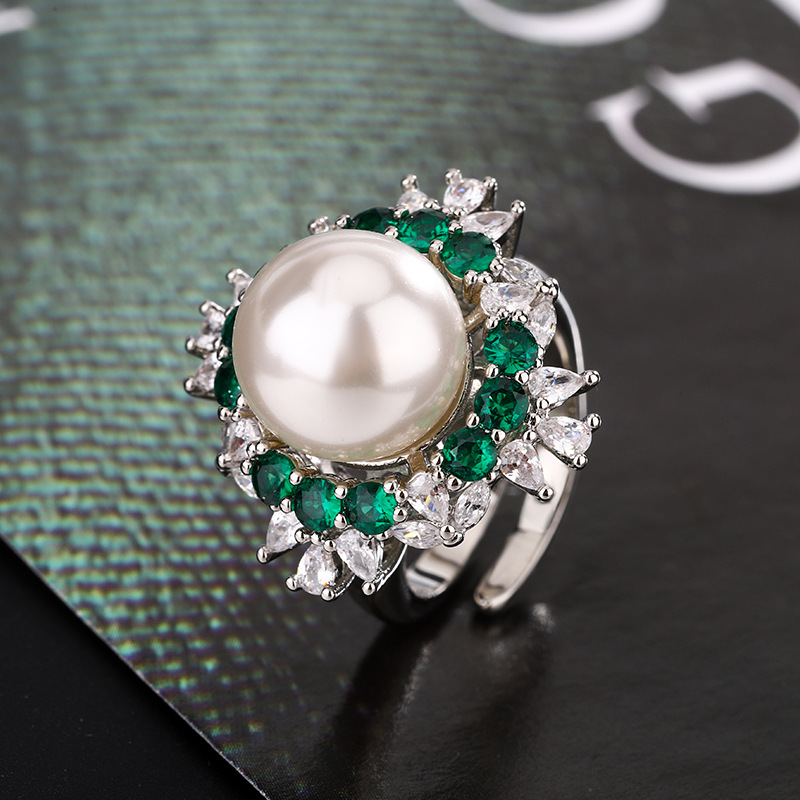 Bague perle blanche verte