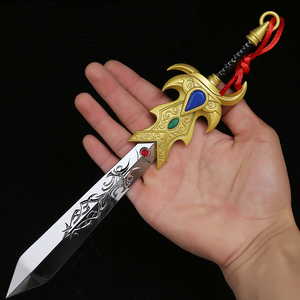 Aleación <span class=keywords><strong>de</strong></span> zinc All Metal Small Toy Sword <span class=keywords><strong>League</strong></span> <span class=keywords><strong>of</strong></span> <span class=keywords><strong>Legends</strong></span> Garen Sword 28,5 cm 265G Mini Decor - Product Image 3