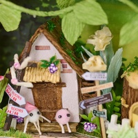IIECREATE Mini Kit de Maison de Poupée en Bois DIY, Modèle d'Elfe Fait Main, Matériau PC, Mini Jouet Cadeau pour Enfants