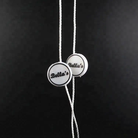 Corde en nylon blanc personnalisée en relief en 3D avec logo de marque étiquette volante en plastique pour vêtements