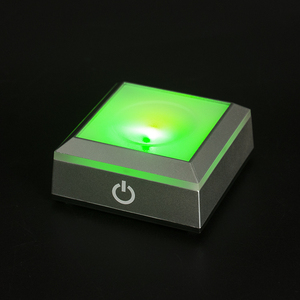 Base de boule de cristal LED personnalisée en gros de Guangzhou, gravée sur le thème de l'amour, avec lumières LED intégrées - Product Image 3