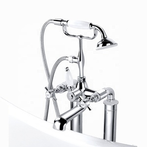 Vente d'usine Style européen Robinet de <span class=keywords><strong>baignoire</strong></span> en laiton monté au sol <span class=keywords><strong>Baignoire</strong></span> de salle de bain Robinets et mélangeurs de salle de bain en or de luxe <span class=keywords><strong>pour</strong></span> hôtel - Product Image 4