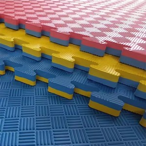 Tapis de jeu emboîtables en mousse de 4 cm 100x100 avec ventouses, en silicone de qualité alimentaire pour chiens, tapis de toilettage, tapis de puzzle pour enfants, tatamis - Product Image 4