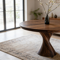 Table à manger ronde en bois naturel minimaliste avec base en spirale pour les intérieurs de maison Wabi-Sabi et Japandi