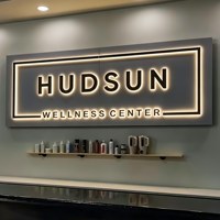 Enseigne personnalisée avec logo de marque rétroéclairé par LED, lettres en acrylique 3D, décoration murale pour boutique, salon, studio, fabrication OEM