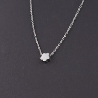 Collier pendentif fleur en acier inoxydable plaqué or rose 18 carats, style minimaliste délicat, ne ternit pas, pour femme
