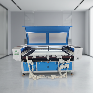 Nouvelle machine de <span class=keywords><strong>découpe</strong></span> <span class=keywords><strong>laser</strong></span> CO2 3 axes, double têtes <span class=keywords><strong>laser</strong></span> 100W/130W/150W, refroidie par eau, formats BMP/AI/PLT, guides Hiwin, automatique - Product Image 1