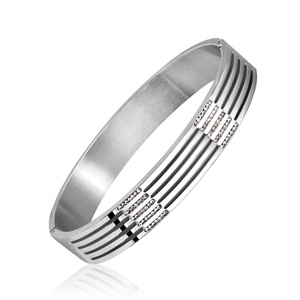 Brazalete de Lujo para Mujer, Chapado en Oro de 18K, de Acero Inoxidable con Rayas de Circonio - Product Image 5