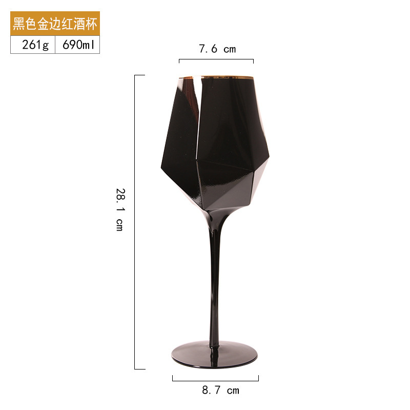 Coupe de vin rouge Phnom Penh noir