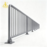 Panneau de clôture en aluminium soudé, clôture de sécurité robuste, protection périmétrique industrielle, résistant aux impacts, barrière durable