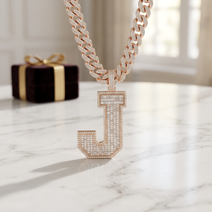 Collar con Colgante de Letra J en Oro Rosa y Diamantes, Corte Baguette, Estilo Hiphop, Regalo para Hombre - Product Image 1