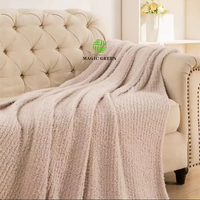 Couvertures douces et douillettes vertes magiques zéro défaut Fluffy 100% Polyester Micro Feather Fiber Knit Throw Blanket for Winter