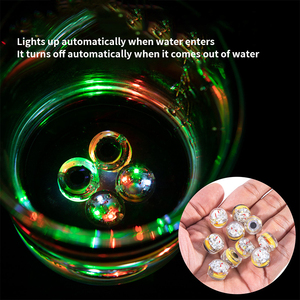 Trappola a LED piccola e impermeabile con lente fisheye, si attacca all'esca o alla gabbia dell'esca, adatta per la cattura di calamari, polpi e spadepesci - Product Image 3