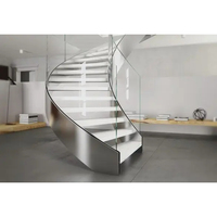 Escalier Courbé Moderne en Acier et Bois avec Garde-Corps en Verre à Double Poutre pour Intérieur – Designs Décoratifs Résidentiels