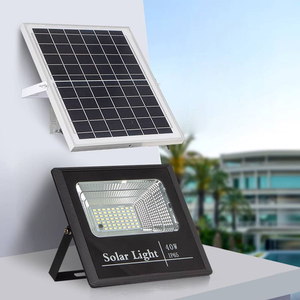 Luz de inundación solar Led impermeable para exteriores IP65 <span class=keywords><strong>40W</strong></span> 60W 100W 200W 300W 400W 500W 800W 1000W Luz de inundación solar con control remoto - Product Image 2