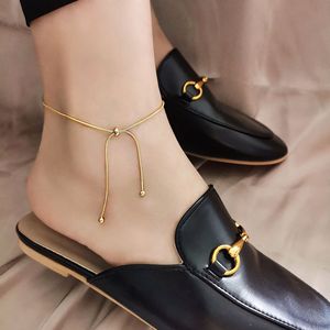 Chaîne de cheville ajustable en acier titane plaqué <span class=keywords><strong>or</strong></span> 18 carats pour <span class=keywords><strong>femme</strong></span>, design de niche de luxe léger, couleur inaltérable, haut de gamme - Product Image 2