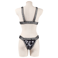 Bikini réversible fait à la main en crochet personnalisable tissu high-tech motif patchwork ensemble 2 pièces OEM marguerite noir vêtements de plage
