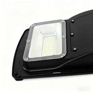 Farola Solar Costera de Alta Resistencia con Carcasa de ABS |   Paneles Solares de 4 Lados |   Solución de Ingeniería Resistente al Viento y a la Corrosión - Product Image 2