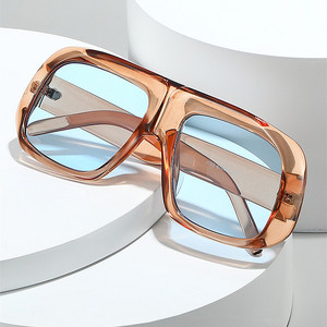 Lunettes de soleil oversize irrégulières pour hommes et femmes, monture large, protection UV400, verres colorés, personnalisables avec logo, collection 2026 - Product Image 2