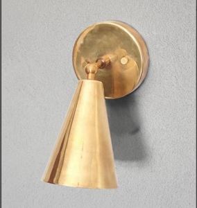 1 aplique de pared con forma de cono de latón crudo |   Lámpara de Pared Moderna de Mediados de Siglo, Pantalla Cónica de Metal Latón - Product Image 3