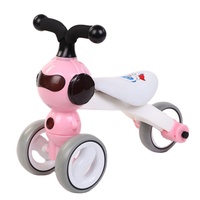Nieuwe mode loopstoeltje balans fiets kleine mooie baby rit op auto met vier wielen