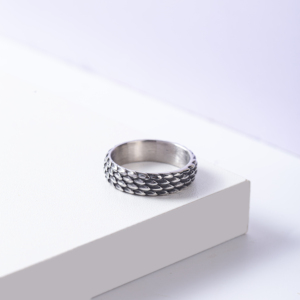 하이 퀄리티 도매 전통 복고풍 양각 스테인레스 스틸 반지 개인 디자인 소년 남성 반지 - Product Image 3