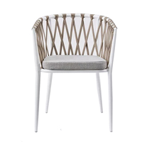 Chaise de salle à manger d'extérieur moderne en rotin PE tressé, empilable, à prix abordable, pour salon et hôtel