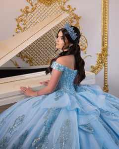 שמלות קווינסניירה כחולות שמיים בעיצוב V חדש ומותאם אישית מדגם MQ203 של מילי בריידל, עם אפליקציות וחרוזים, לשמלות מסיבה. - Product Image 3