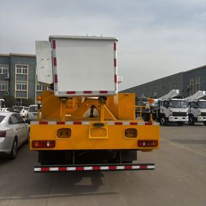 Dongfeng Tianjin <b>VR</b> 32m Aerial Work Truck with VERSALIFT Boom 4x2 Drive X-Type Outriggers for Construction and Maintenance - Product Image 3