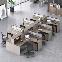 Bureau moderne pour le personnel Bureau en forme de L 4 positions Bureau d'ordinateur Écran de démarrage Table de confidentialité Poste de travail