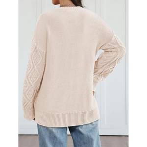 Suéteres de cuello redondo de punto de Cable de gran tamaño de estilo coreano para mujer personalizados, ropa de invierno acogedora, decoración con botones, talla XS para otoño - Product Image 3